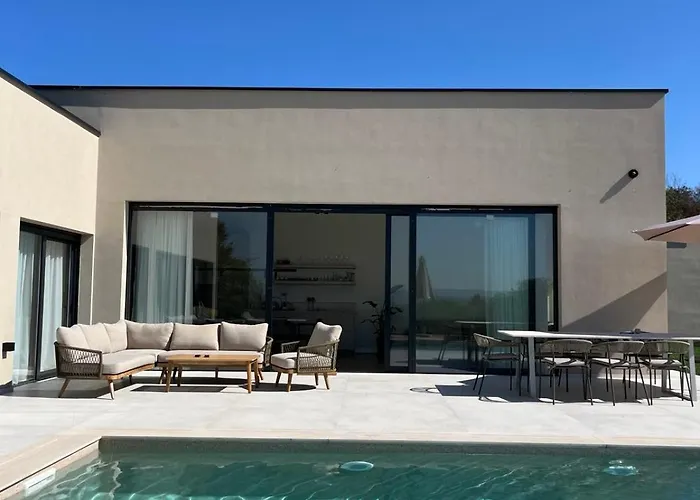 Like A Therapy فيلة