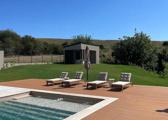 Like A Therapy فيلة